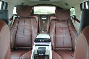 B6 Maybach VIP luxury transport